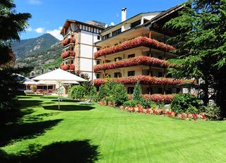 hotel Rutllan + Green Fee 18 Hoyos