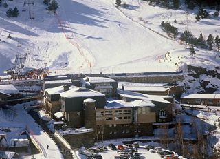 hotel Hotel Llop Gris + 1 Hora De Raquetas De Nieve