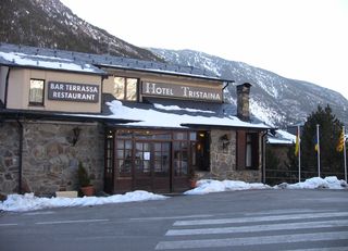 hotel Pradet (antiguo Tristaina) + Tobotronc