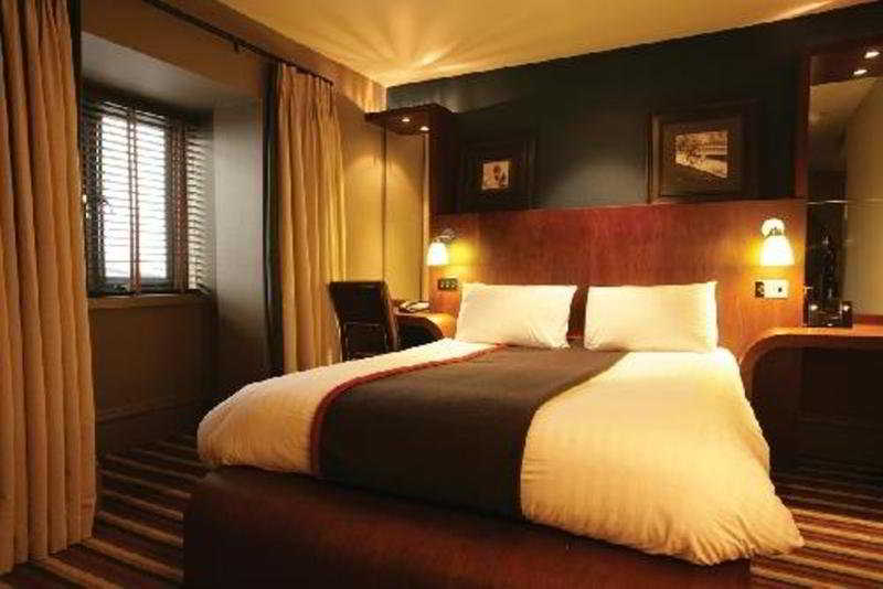 hotel Village Maidstone - Hotel & Leisure Club