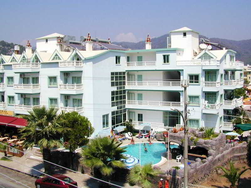 apartahotel Karakas