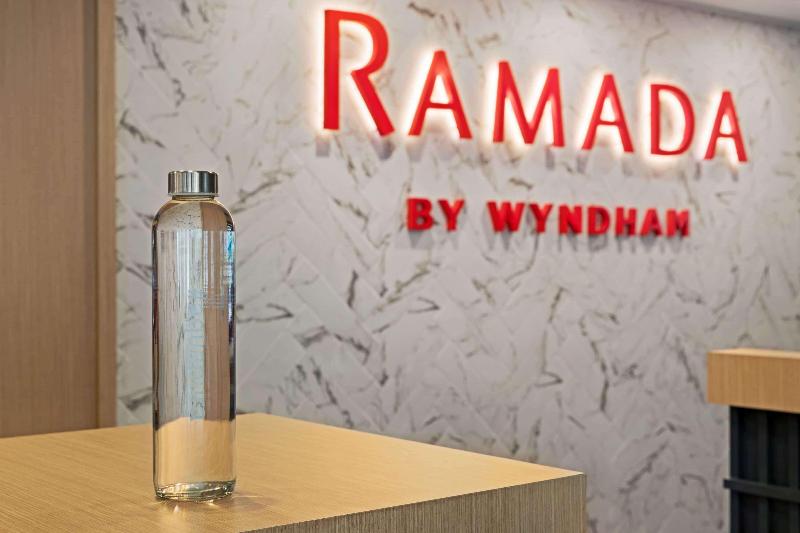 hotel Ramada By Wyndham Valencia Almussafes