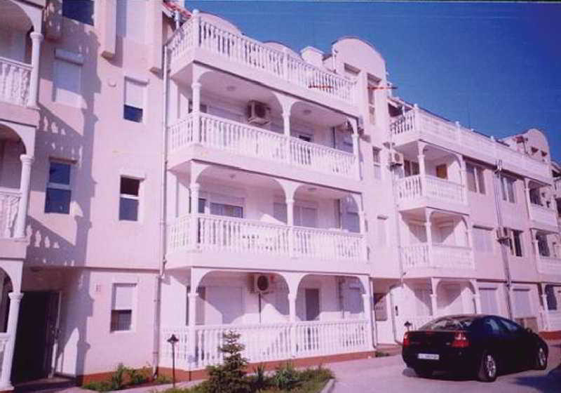 apartahotel Bravo 1 Apartments