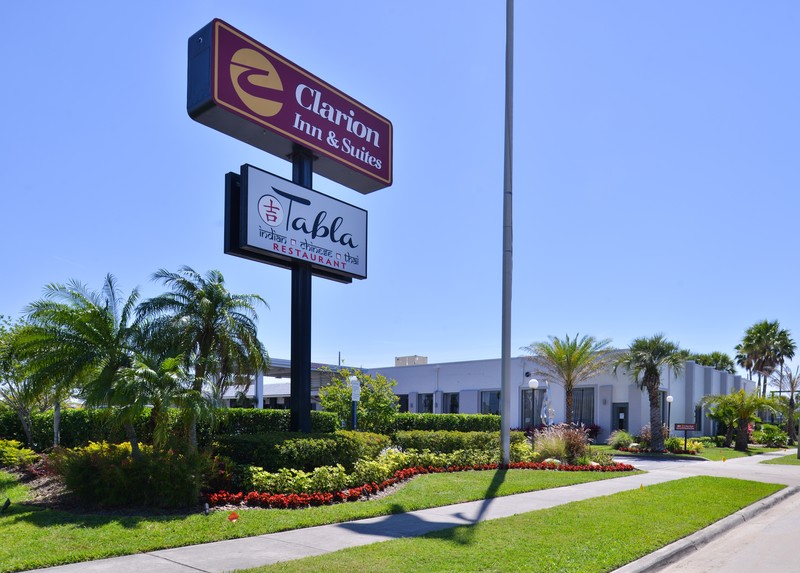 hotel Clarion Inn And Suites Orlando Universal