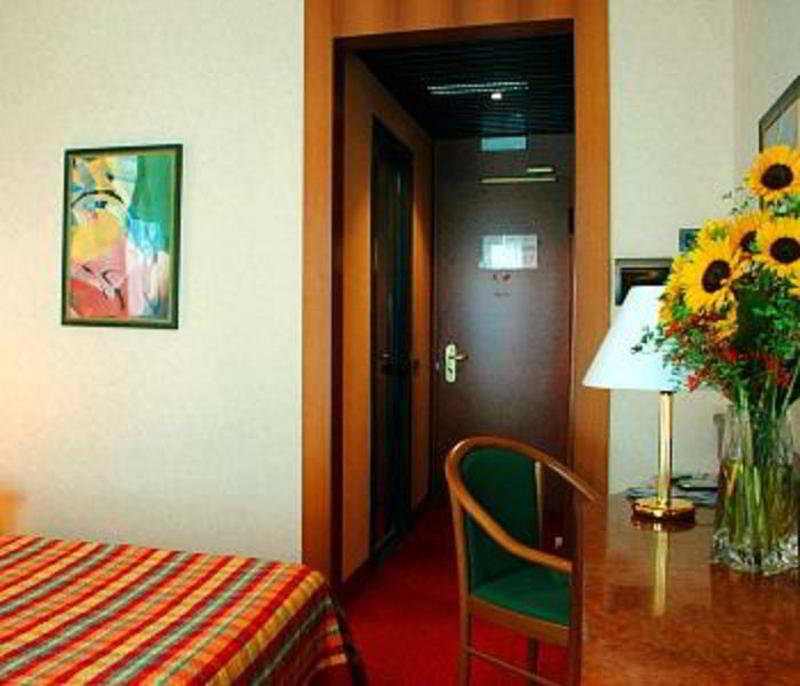 Fotos Hotel Holiday Inn Pisa Migliarino