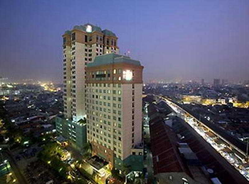 hotel Ibis Mangga Dua & Apartments