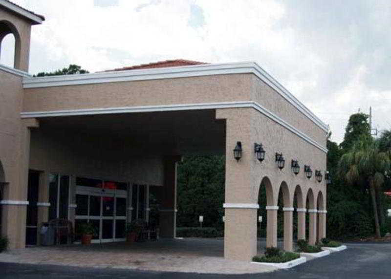 hotel Clarion Inn & Conference Center (form Holiday Inn)