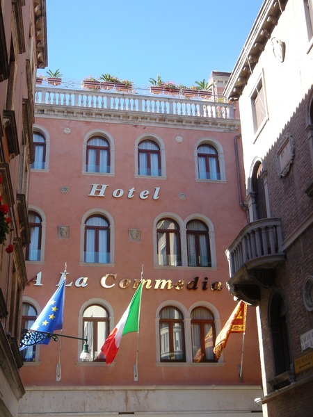 hotel A La Commedia