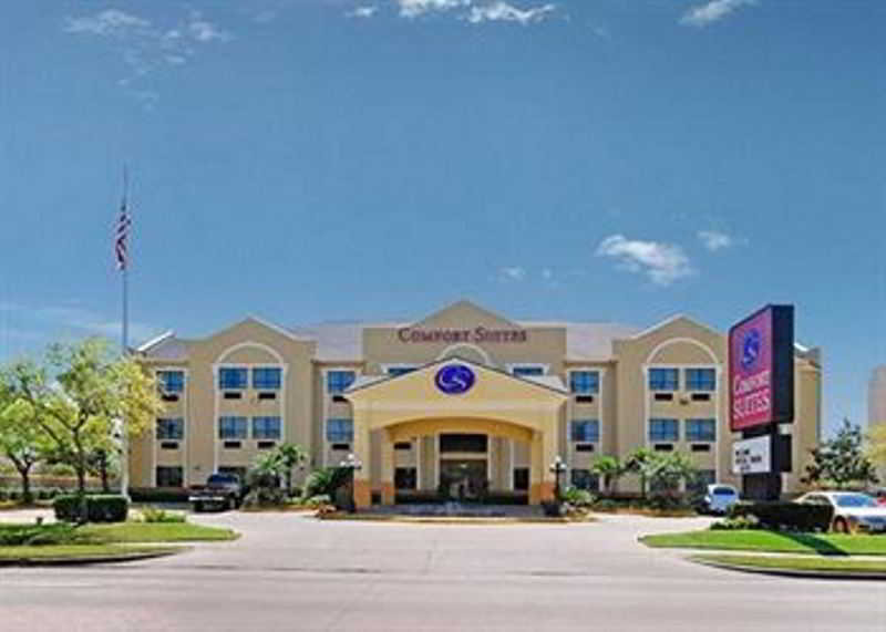 hotel Comfort Suites - Near The Galleria