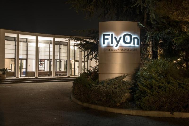 hotel Flyon Hotel & Conference Center