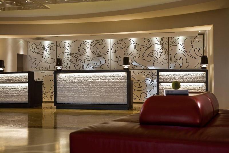 HOTEL RENAISSANCE NEWARK AIRPORT Newark Airport New York City