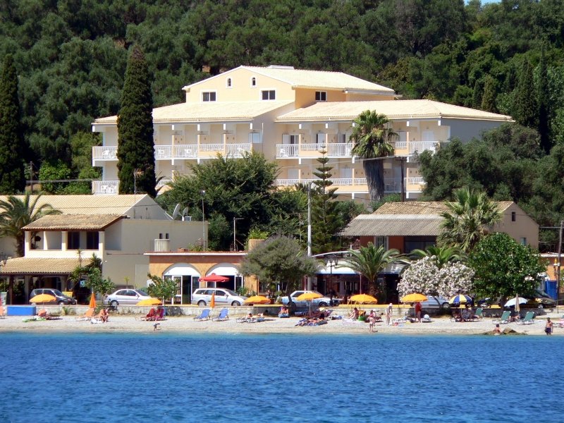 hotel Ipsos Beach