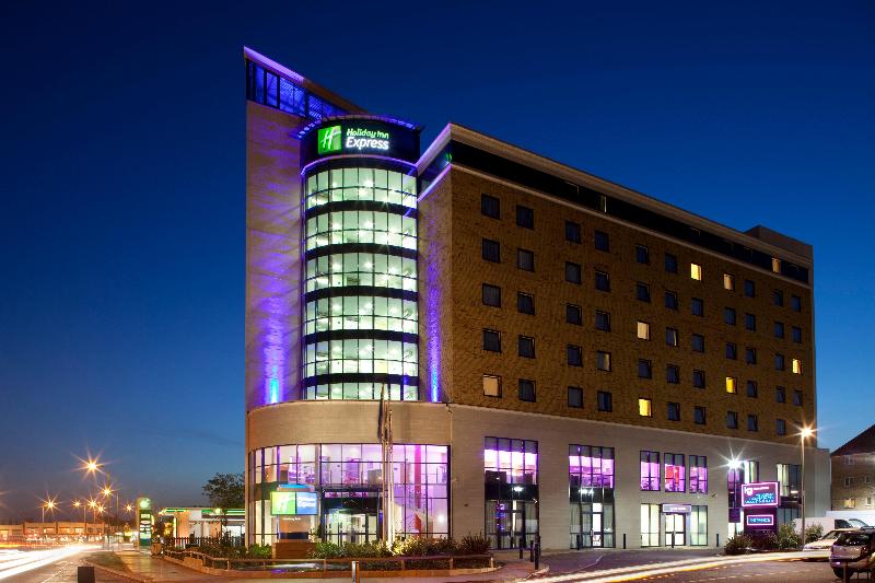 hotel Holiday Inn Express London Newbury Park