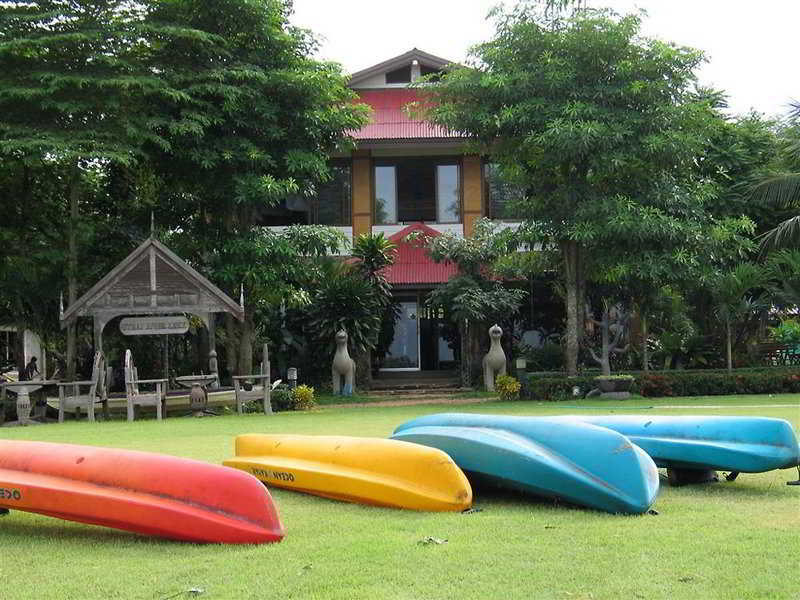 hotel Uthai River Lake Resort