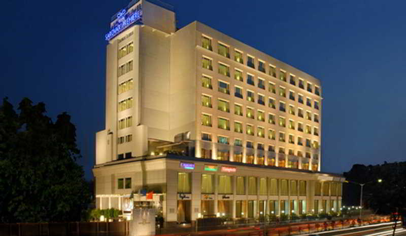 hotel Grand Sarovar Premier