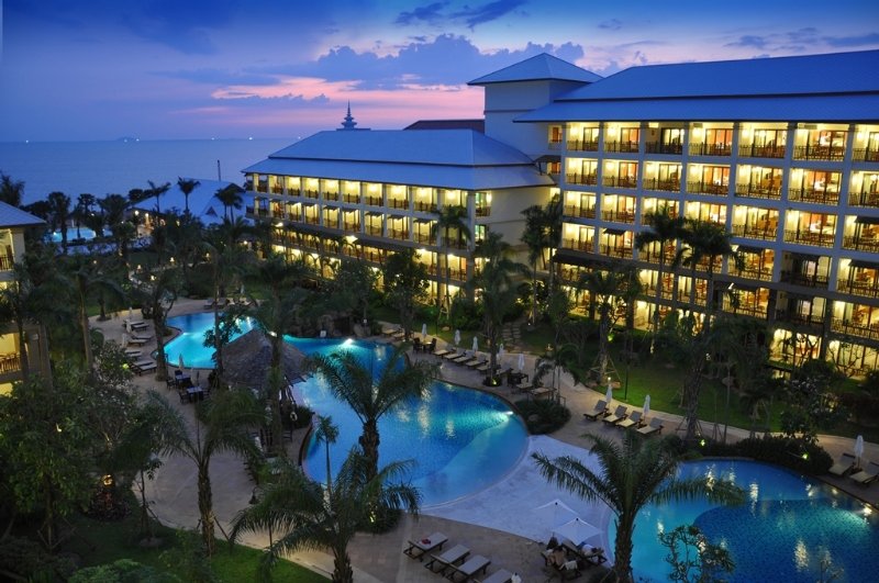 hotel Ravindra Beach Resort & Spa