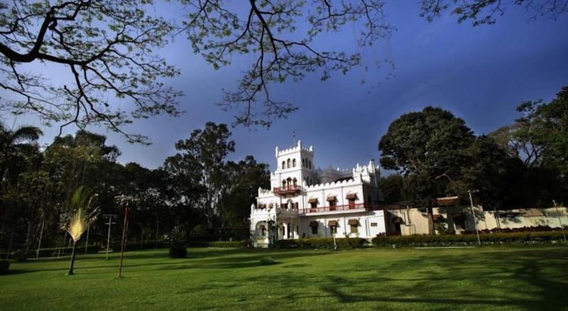 hotel Jayamahal Palace