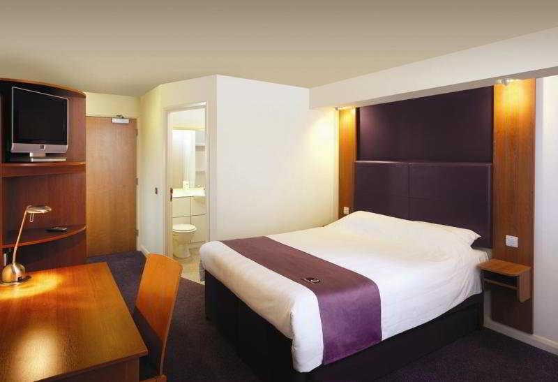 hotel Premier Inn Heathrow Airport (bath Road)