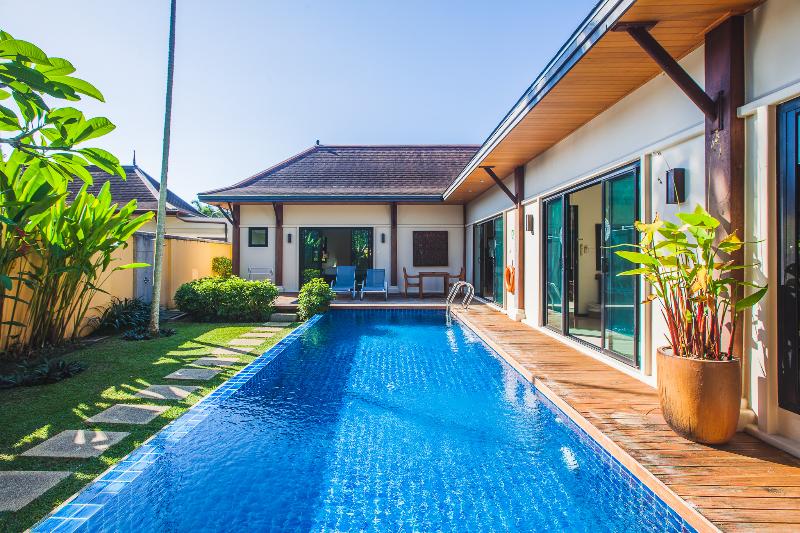 hotel Two Villas Holiday Oriental Style Nai Harn Beach