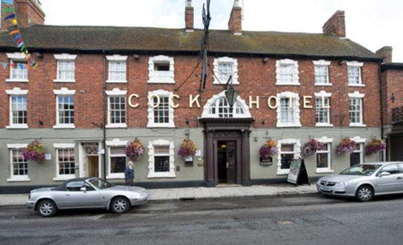 lodge Cock Hotel