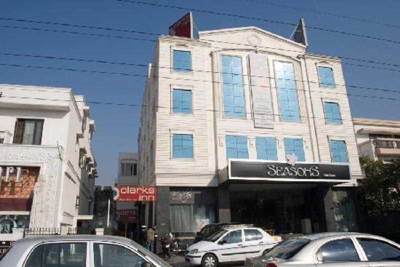 hotel Clarks Inn Lajpat Nagar