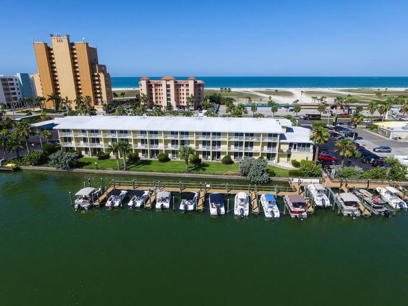 hotel Treasure Bay Hotel And Marina