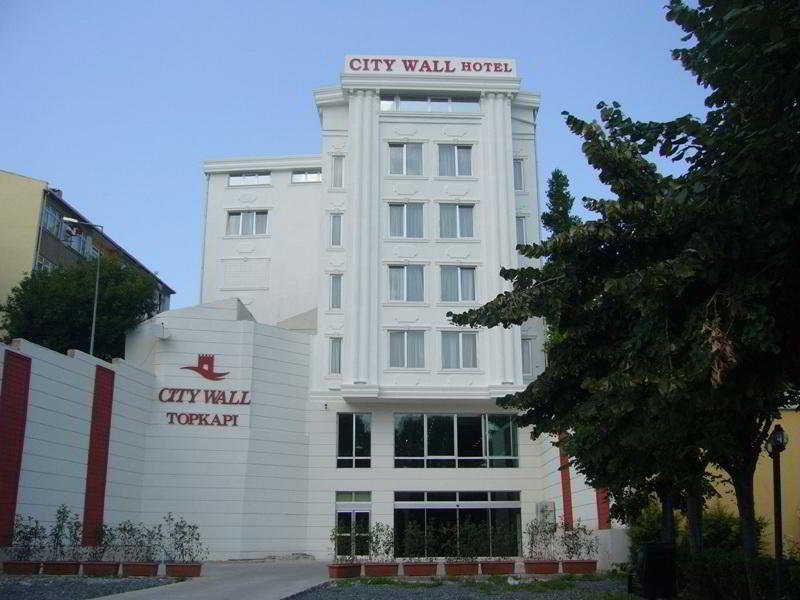 hotel City Wall