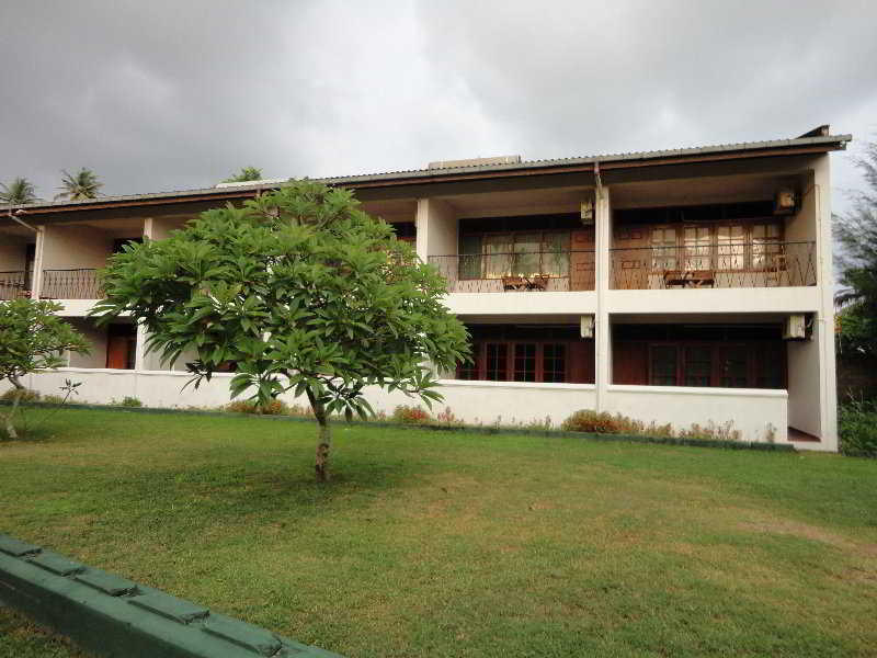 hotel Polhena Reef