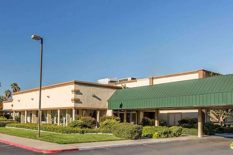 hotel Clarion Inn & Suites