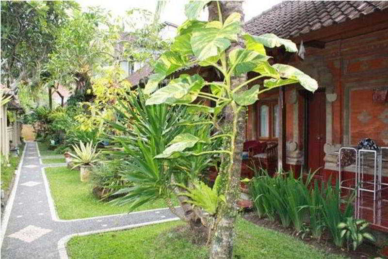 hotel Warsa's Garden Bungalows And Spa