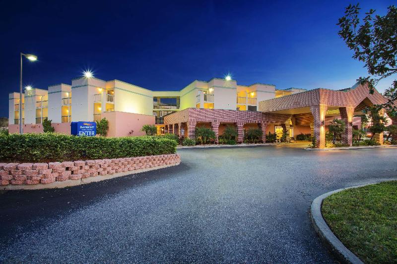 hotel Baymont Inn & Suites Near Busch Garden