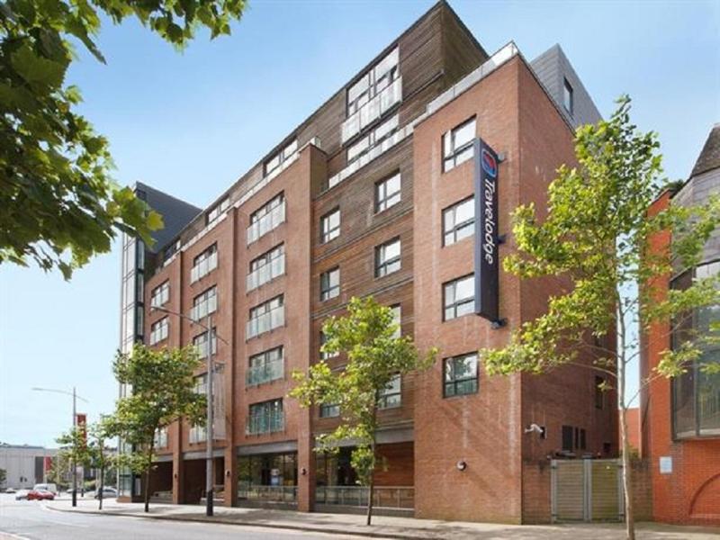 hotel Travelodge Swansea Central