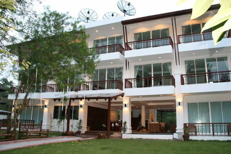 hostal Kirati Beach Resort