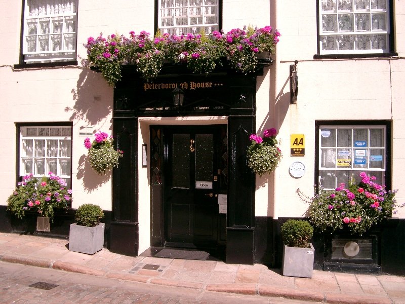 hotel Peterborough House