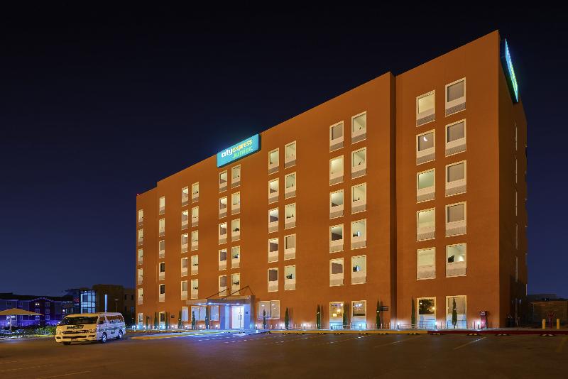 hotel City Express Junior Juarez Consulado