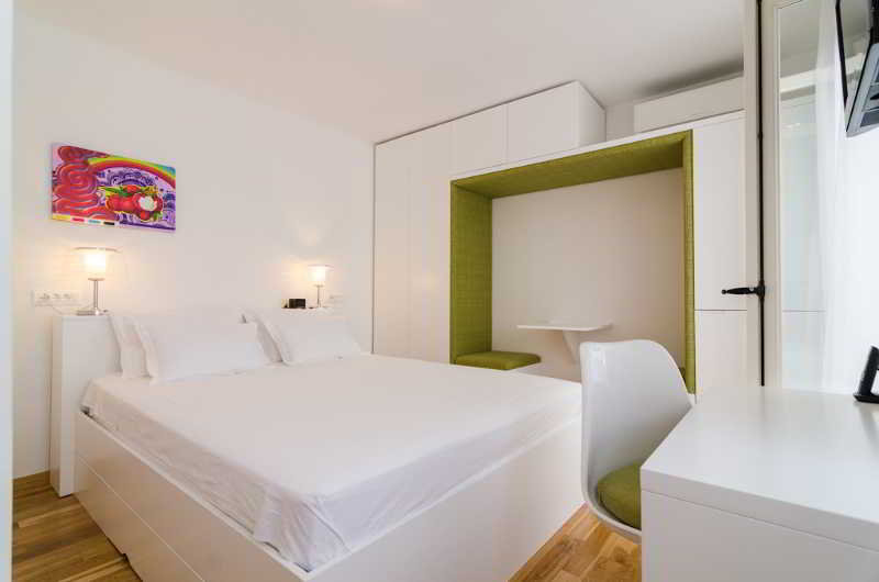 hotel Rooms Divota