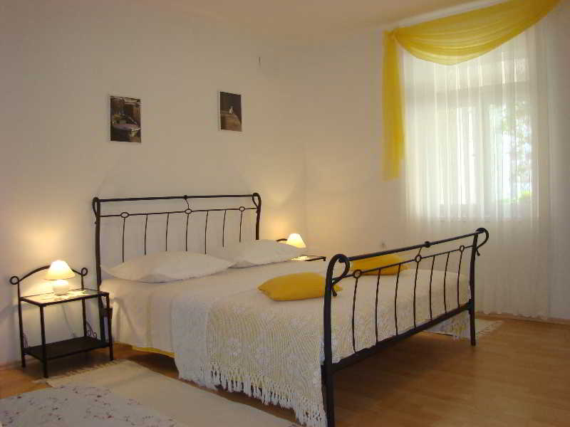 hotel Apartments In Trogir