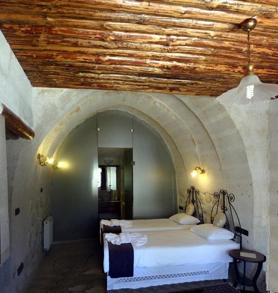 boutique El Puente Cave Hotel