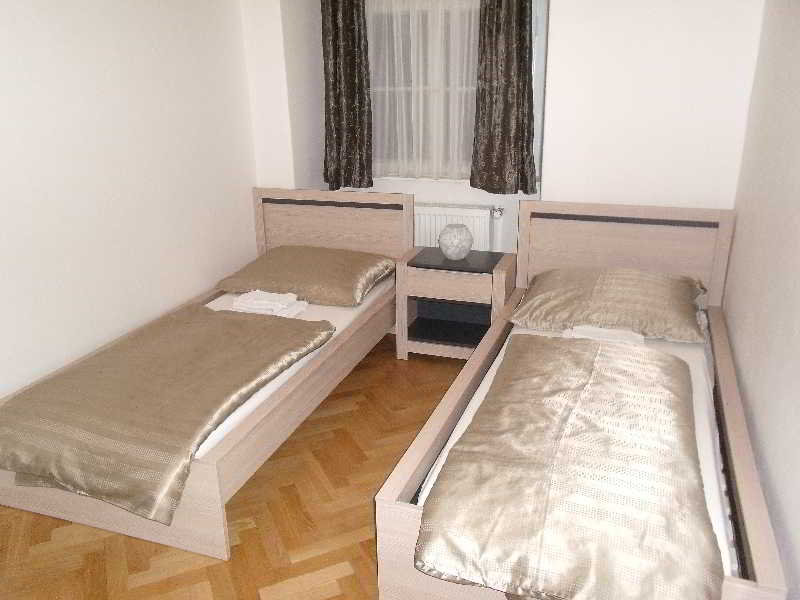 hotel Apartments Tynska 7