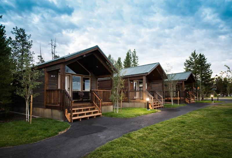 hotel Explorer Cabins At Yellowstone