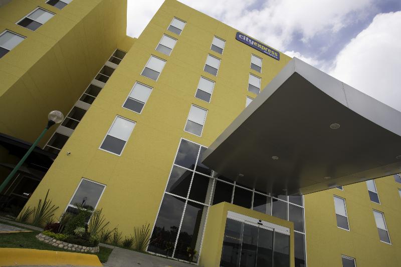 hotel City Express Irapuato Norte