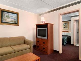 hotel Days Inn And Suites Atlanta  Six Flags