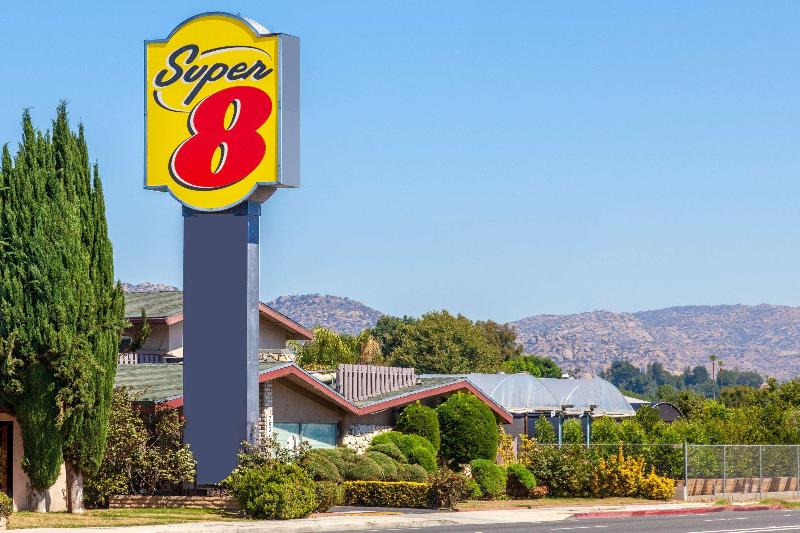 Fotos Hotel Super 8 By Wyndham Canoga Park