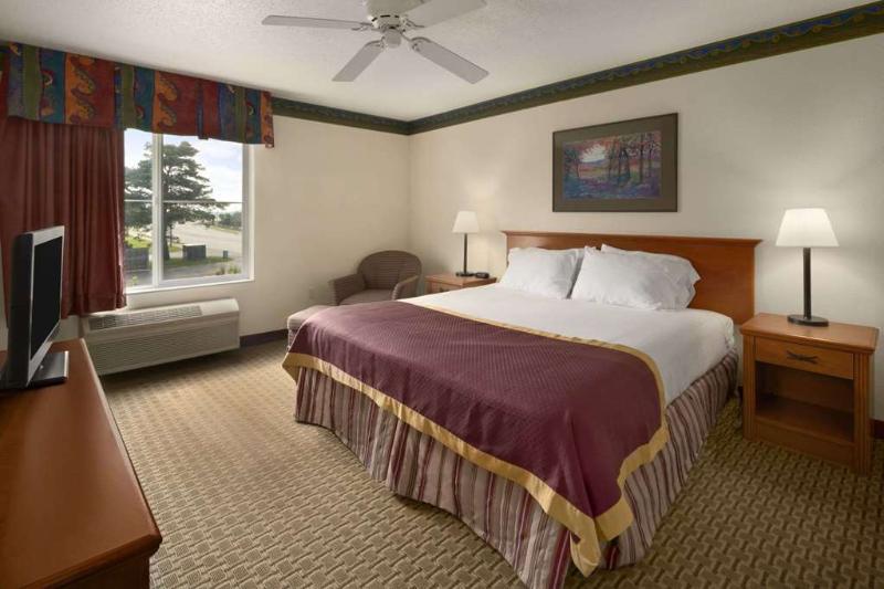 hotel Baymont Inn & Suites Dekalb