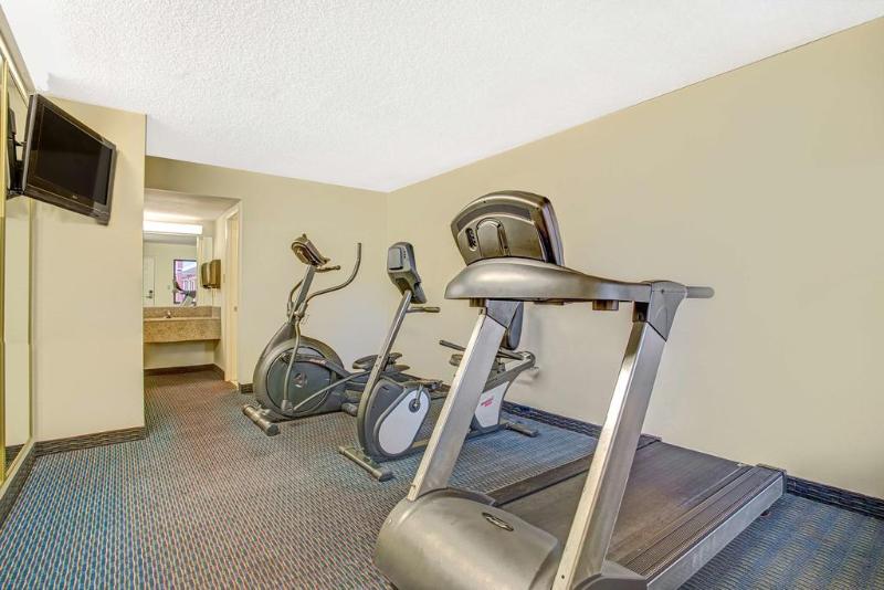 hotel Howard Johnson Express Inn Suites - South Tampa/ai