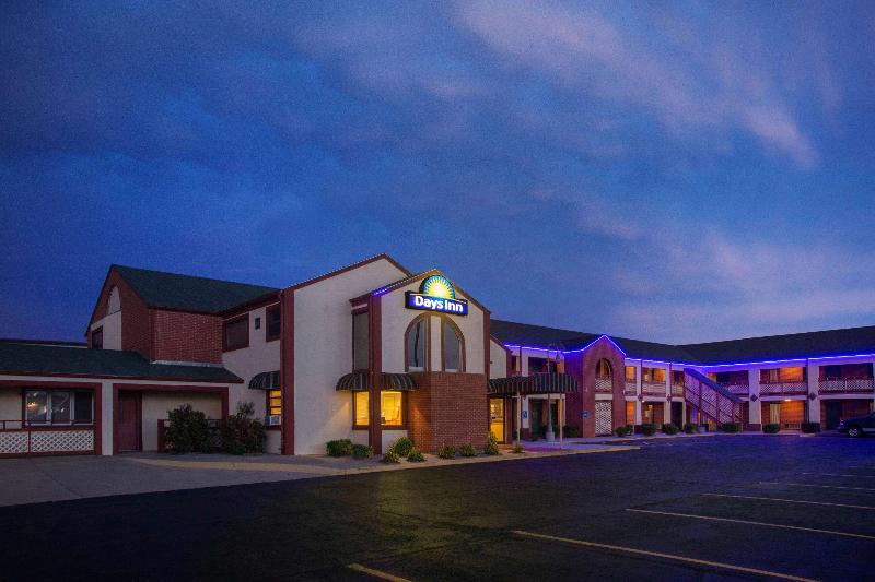 hotel Days Inn Wichita West Near Airport