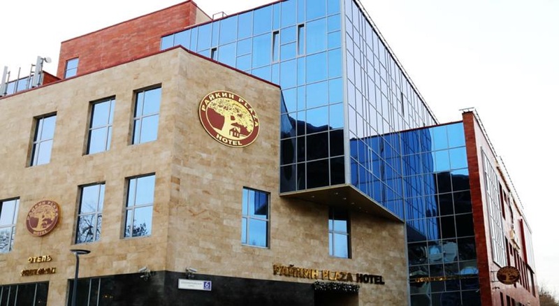 hotel Raikin Plaza