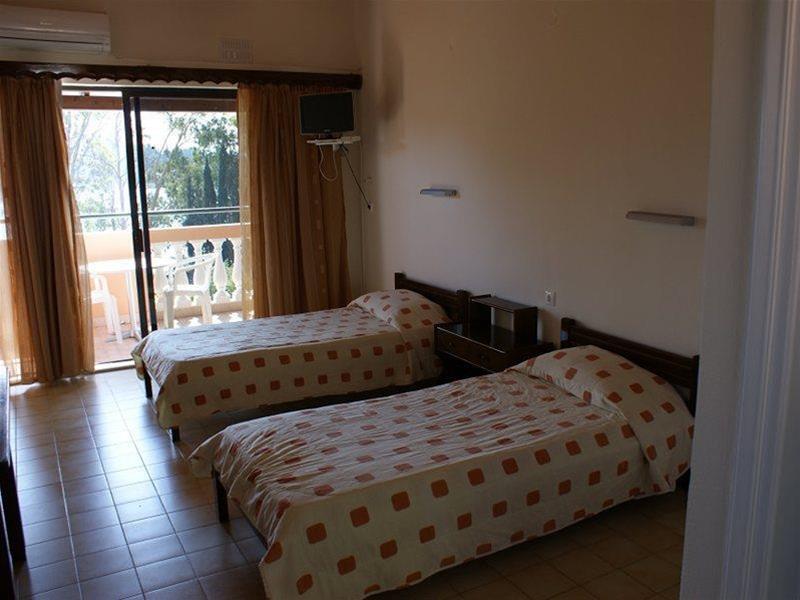 APARTAMENTOS SOLEA APARTMENTS Komeno - Corfu