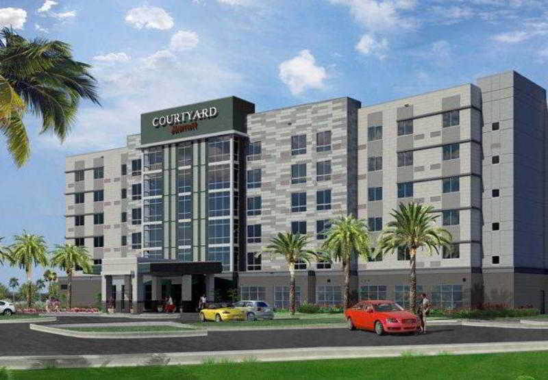 hotel Courtyard By Marriott Orlando South / John Young P