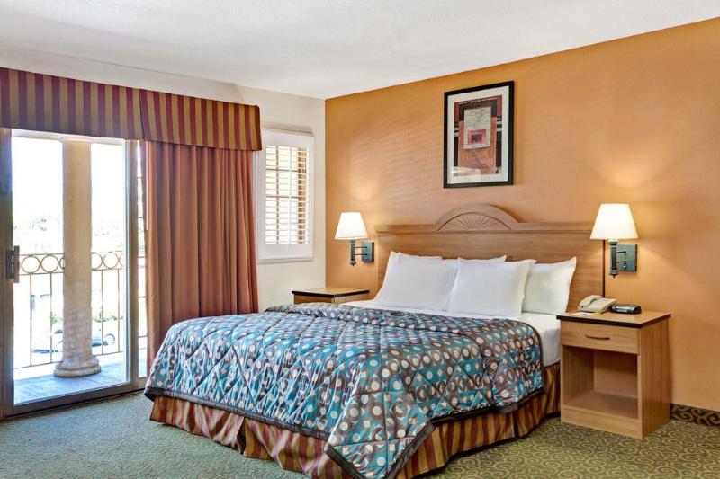 hotel Days Inn & Suites Santa Cruz